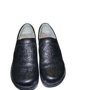 Klogs Embossed Black Men's Slip-On Loafers